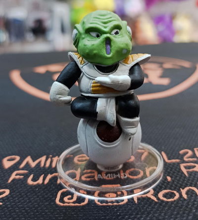 Guldo Fuerzas Ginyu Gashapon 6cm Figura Dragon Ball Sobre Nave