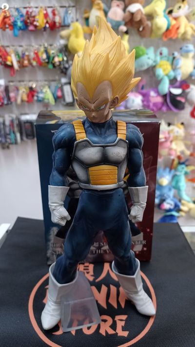 Vegeta SSJ 30cm Figura Dragon Ball con caja