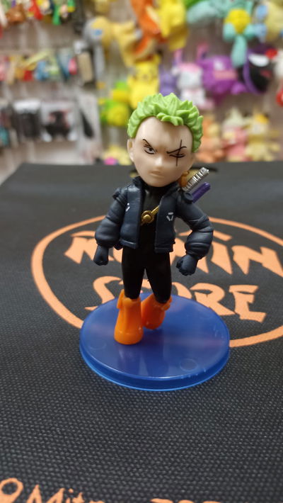 Zoro Egghead Gashapon 10cm Figura One Piece