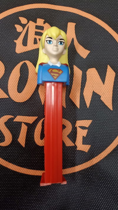 SuperGirl DC Pastillero PEZ juguetes Promocionales Coleccionables Retro 0162