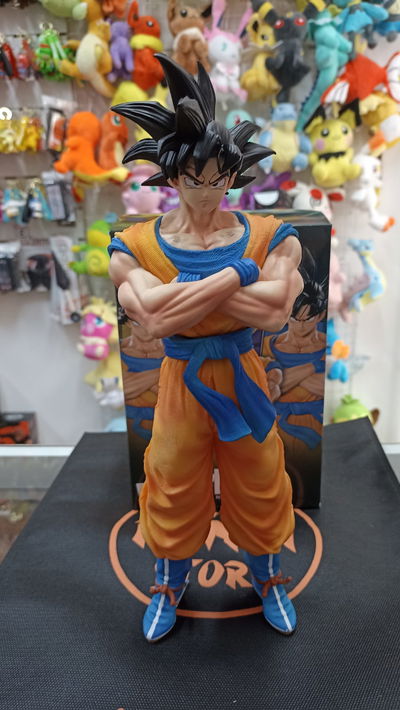 Goku 30cm Figura Dragon Ball con caja