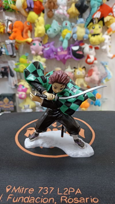 Tanjiro Kamado combate Figura Kimetsu no Yaiba - Demon Slayer - sin caja