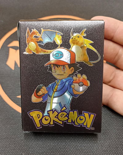 Caja maso de Cartas negras Pokemon TCG Black