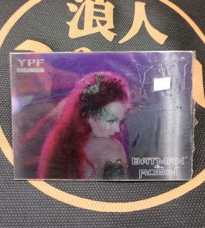 Carta Tarjeta Holográfica Hiedra Venenosa - Batman y Robin 1997 Colección de YPF DC Retro