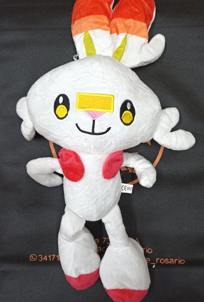 Scorbunny 02 Peluche Pokémon mediano