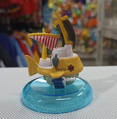 Barco 03 submarino de Law gashapones 6cm Figura One Piece sin caja