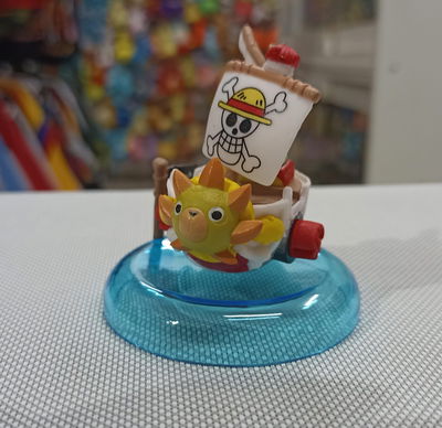 Barco 01 Thousand Sunny gashapones 6cm Figura One Piece sin caja
