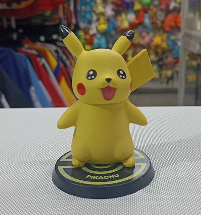 Pikachu base pokeball 8m aprox Figura Gashapon Pokemon