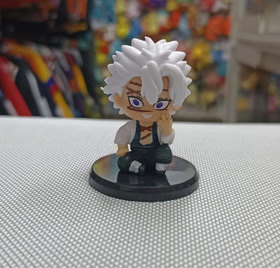 Sanemi chibi sentado 02 Gashapon Figura Kimetsu no Yaiba - Demon Slayer