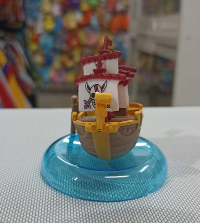 Barco 06 gashapones 6cm Figura One Piece sin caja