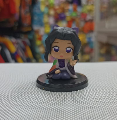 Shinobu Kocho chibi sentado Gashapon Figura Kimetsu no Yaiba - Demon Slayer