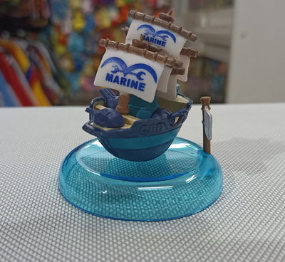 Barco 04 Marina gashapones 6cm Figura One Piece sin caja