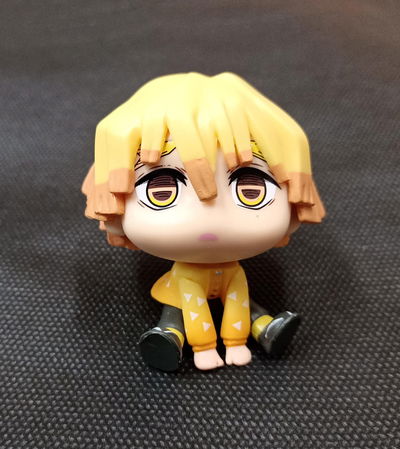 Zenitsu Agatsuma 02 Gashapon Figura Kimetsu no Yaiba - Demon Slayer