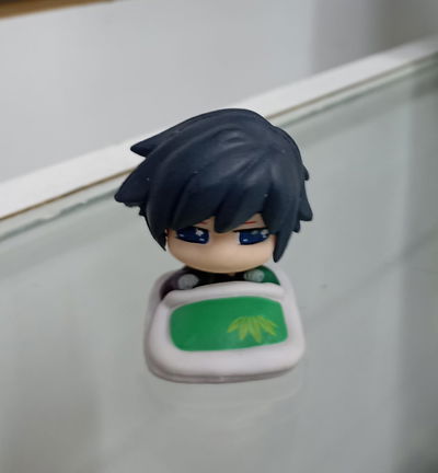 Tomioka dormido Gashapon Figura Kimetsu no Yaiba - Demon Slayer