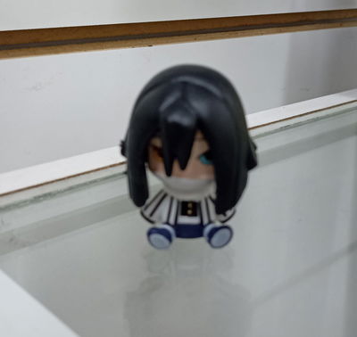 Obanai chibi sentado Gashapon Figura Kimetsu no Yaiba - Demon Slayer