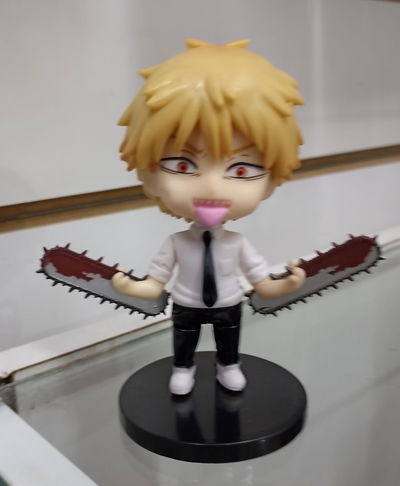 Denji semi transformado gashapon Figura Chainsaw Man - 10cm