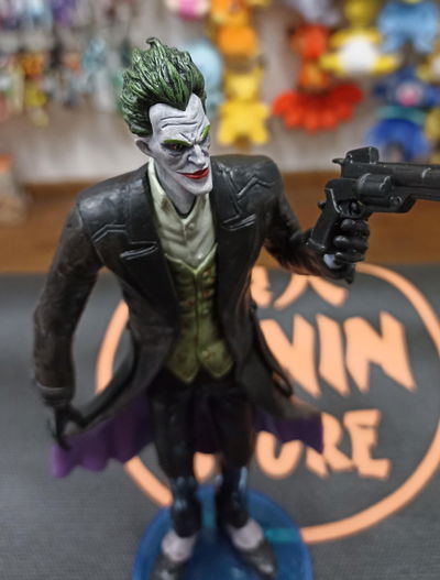 Joker - Batman Arkham Origins - Guason Figura 17,5cm Batman DC Articulada loose 02