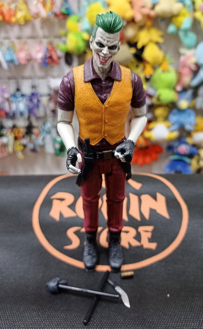 Joker - Kukri Baston - Guason Figura 17,5cm Batman DC Articulada loose