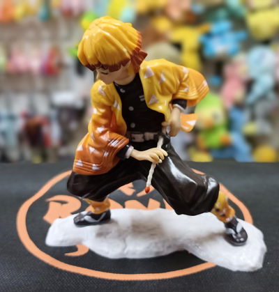 Zenitsu Agatsuma Figura Kimetsu no Yaiba - Demon Slayer sin caja