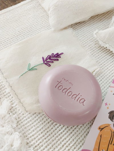 Jabón en bolsita de lienzo bordada