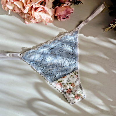 Tanga Tiffany Estefi Algodón y Puntilla Celeste
