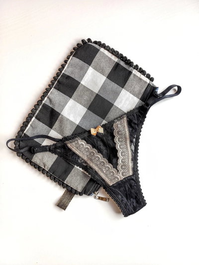 tanga tiffany negra