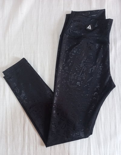 CALZA LUMINOUX LETRA