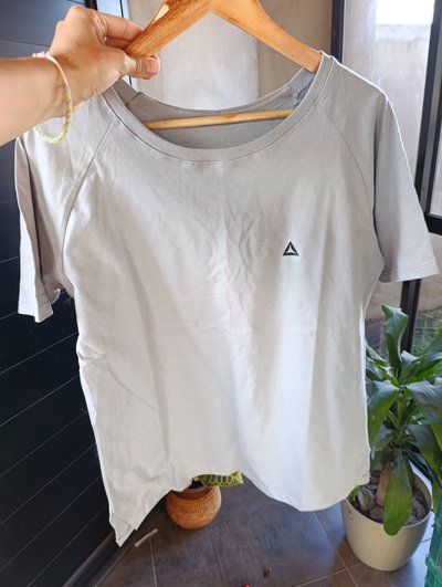 REMERA UMA ALGODON GRIS PERLA