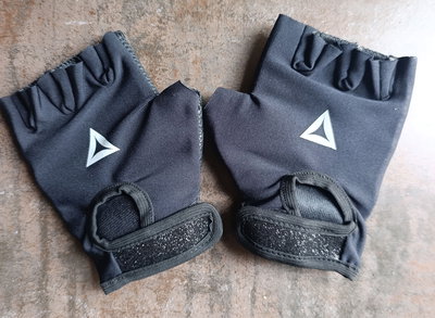 GUANTES NEGROS GYM