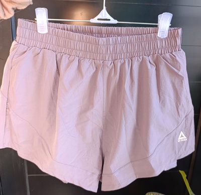 SHORT CON CALZA LUXE UVA