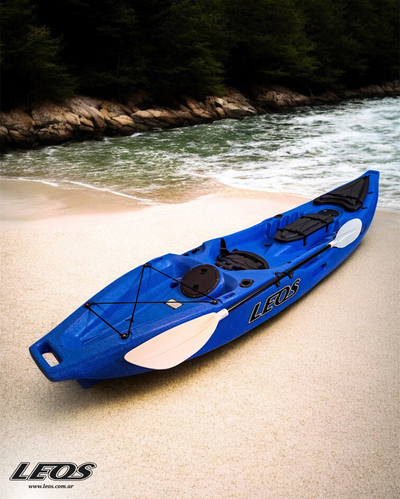 Kayak Leos modelo Traful con remo