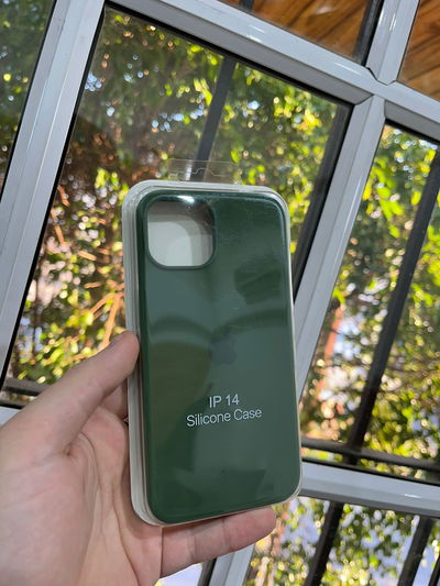 Silicone Case iPhone 14 Verde Militar