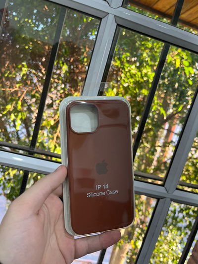 Silicone Case iPhone 14 Marron