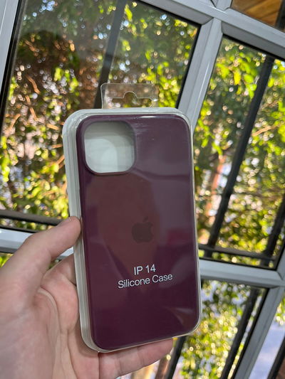 Silicone Case iPhone 14 Bordo