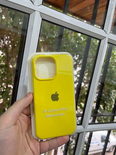 Silicone Case iPhone 13 Pro Amarillo