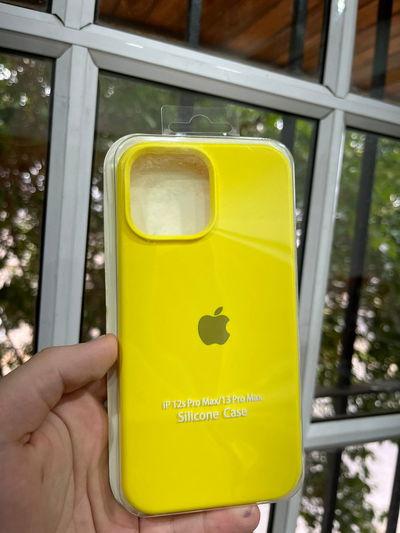 Silicone Case iPhone 13 Pro Max Amarillo