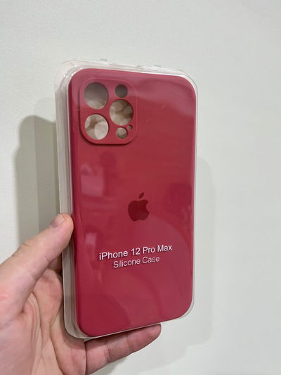 Silicone Case Con Cubre Cámara iPhone 12 Pro Max CHERRY