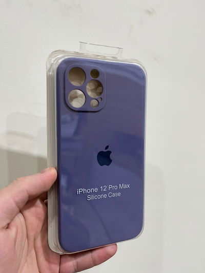 Silicone Case Con Cubre Cámara iPhone 12 Pro Max Violeta Claro