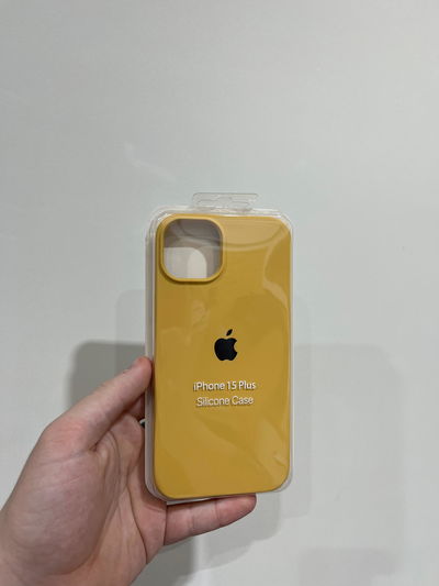 Silicone Case iPhone 15 Plus Mostaza