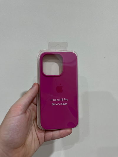 Silicone Case iPhone 15 Pro Magenta