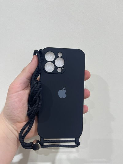Silicone Case c/ Correa + Cubre Cámara iPhone 13 Pro