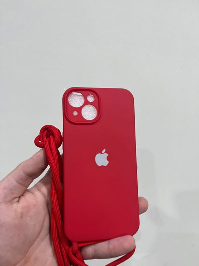 Silicone Case c/ Correa +Cubre Cámara iPhone 14 