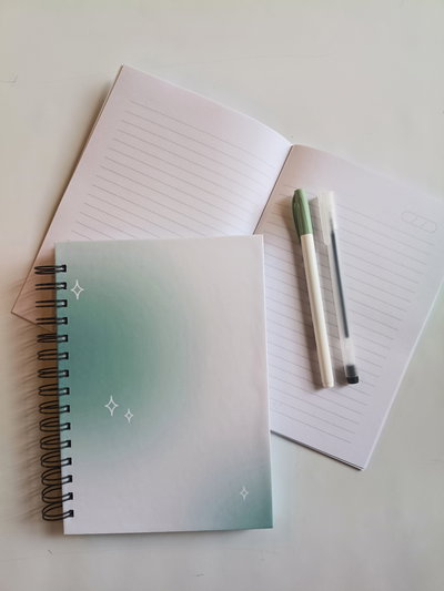 Cuaderno tapa dura gradiente + tapa blanda grilla y biromes ( Verde )  