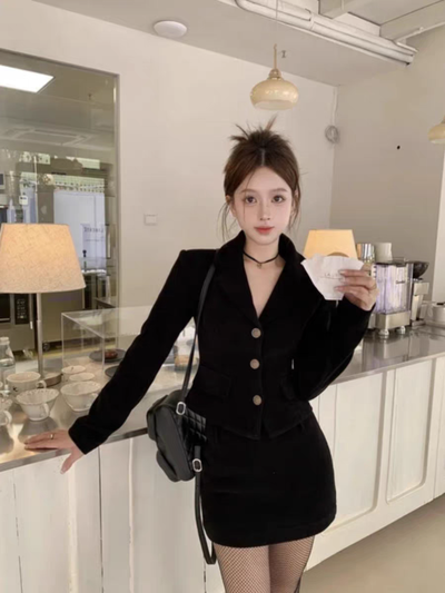 Conjunto de chaqueta + pollera color negro