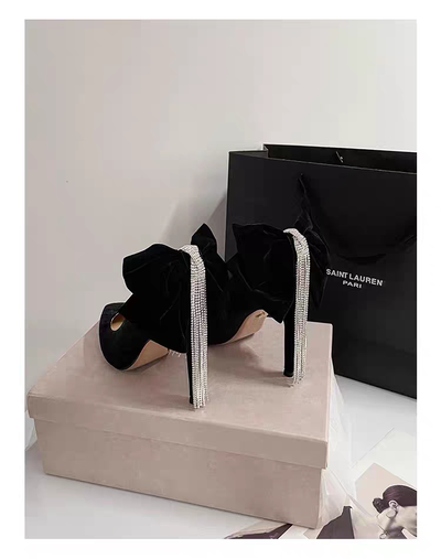 Tacon con moño gamuzado con relieve color negro 