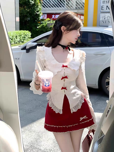 Conjunto de tres piezas Suéter +top +pollera rojo 