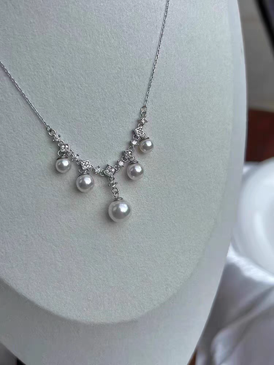 Collar 925 elegancia eterna de perlas blancas  y cristales 