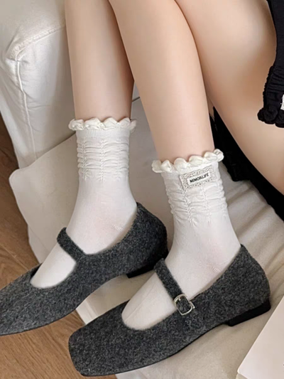 Medias con volados suaves en el puño