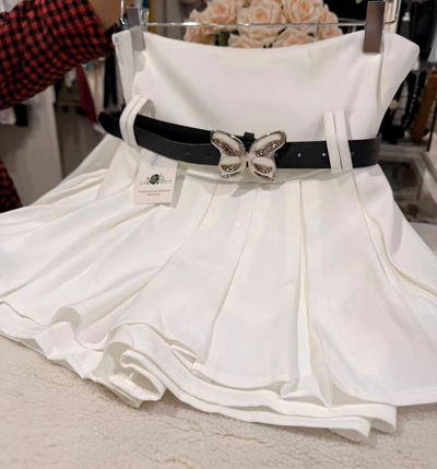 Short Pollera Tableada con Cinturón Mariposa 