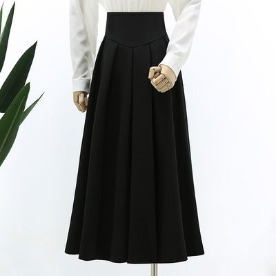 Pollera Maxi negra Corte en V y Tablones